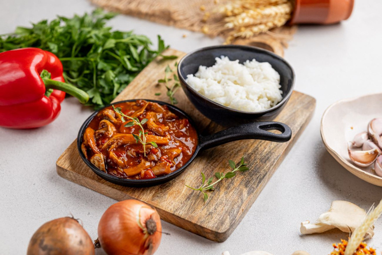 gulasz z boczniaków prezentacja dania