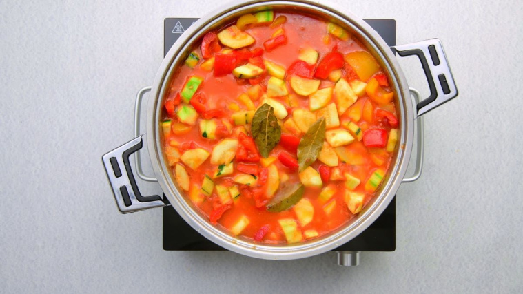 sos z cukinii, papryki, pomidorów do słoików - doprawianie