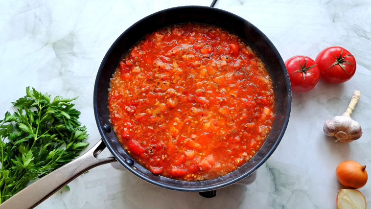 fasolka szparagowa w sosie pomidorowym - krok 6