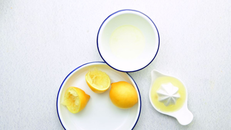 dżem z pomidorów - wyciskanie cytryn