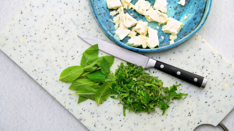 chłodnik z arbuza - mięta i feta