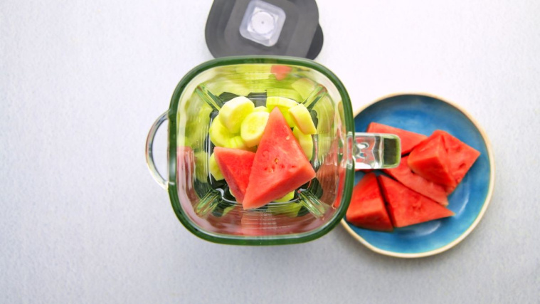 chłodnik z arbuza - blendowanie