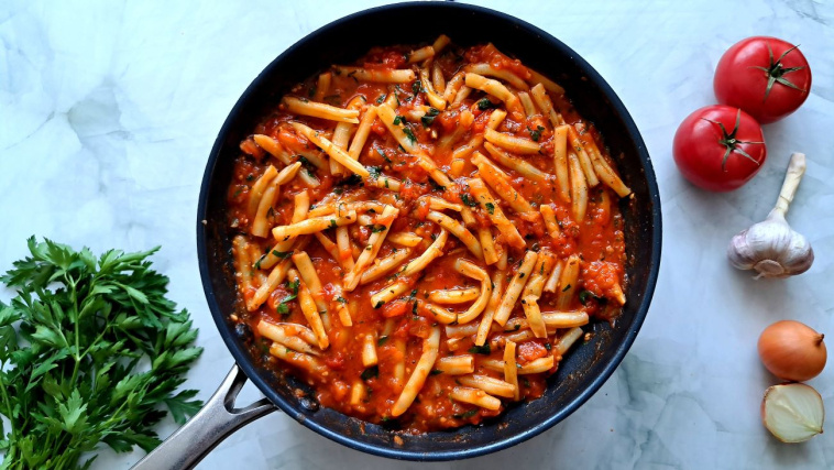 fasolka szparagowa w sosie pomidorowym - krok 7