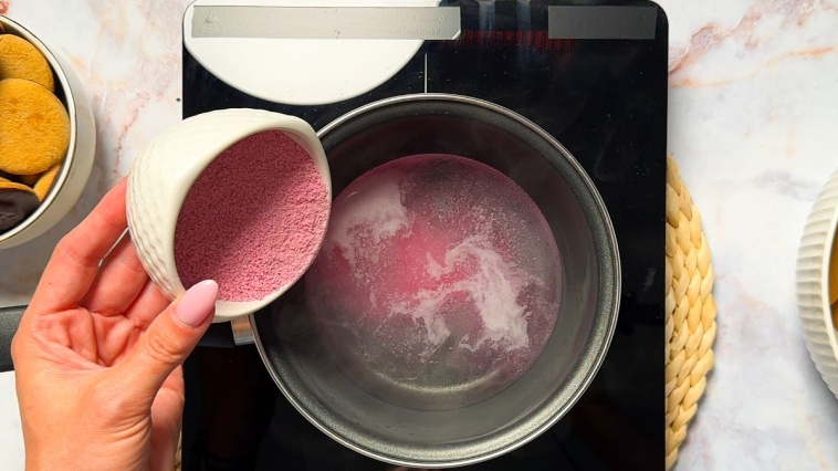 ciasto Fiona - galaretka malinowa