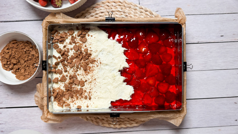 ciasto Calineczka - galaretka, budyń, herbatniki