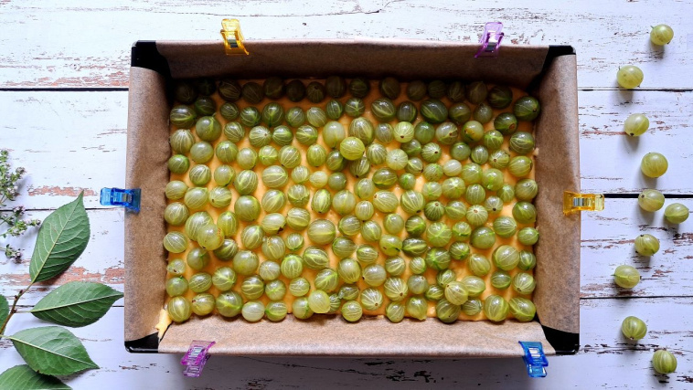 szybkie ciasto z agrestem - krok 6