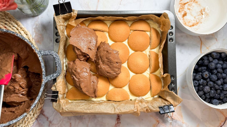 ciasto lodowiec - krem czekoladowy na biszkoptach