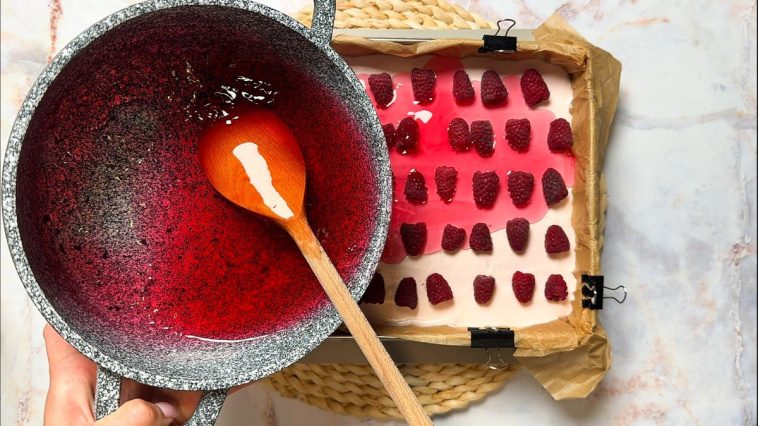 ciasto Fiona - maliny zalane galaretką