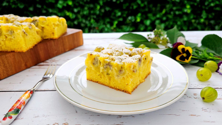 szybkie ciasto z agrestem - prezentacja dania