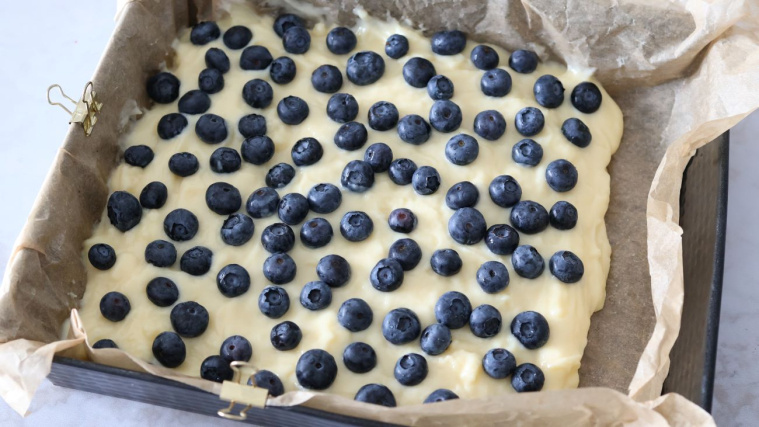 ciasto z borówką amerykańską i budyniem - krok 4