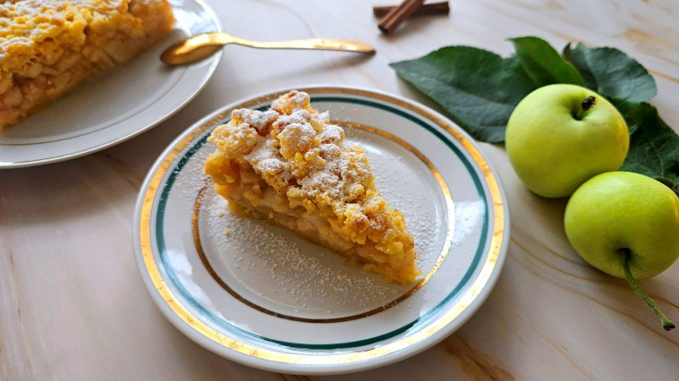 szarlotka z papierówek - prezentacja dania