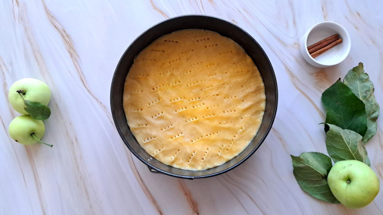 szarlotka z papierówek - krok 6