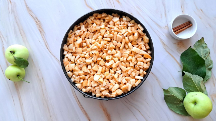 szarlotka z papierówek - krok 7