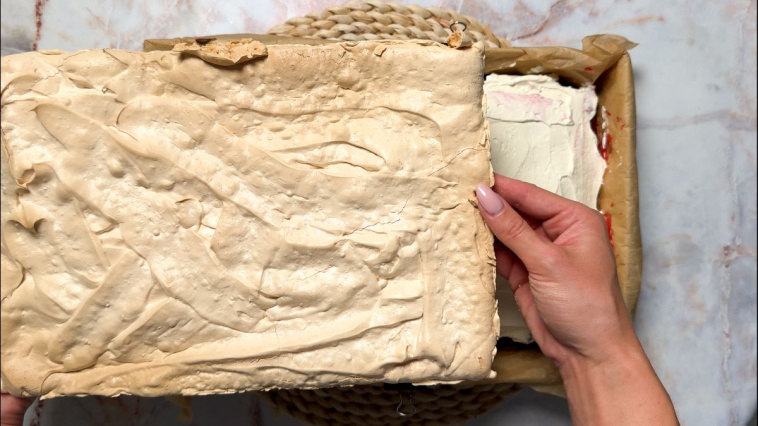 ciasto Morze Czarne - układanie warstw