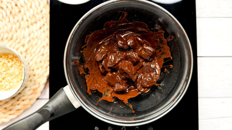 ciasto monte - roztapianie czekolady