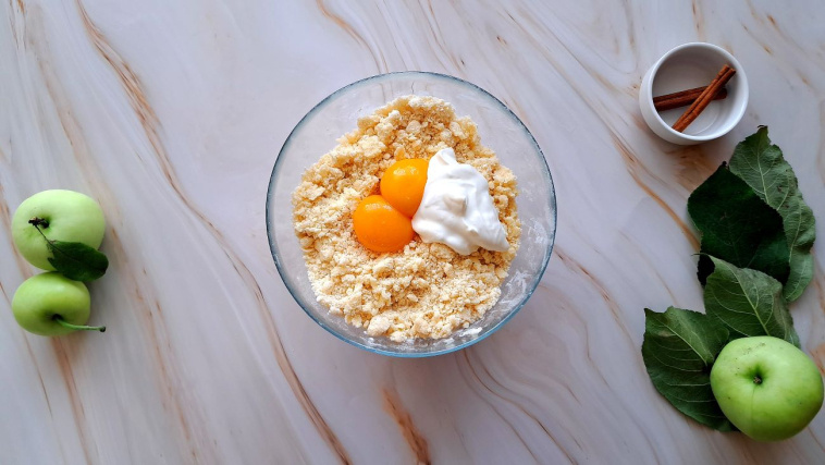 szarlotka z papierówek - krok 2