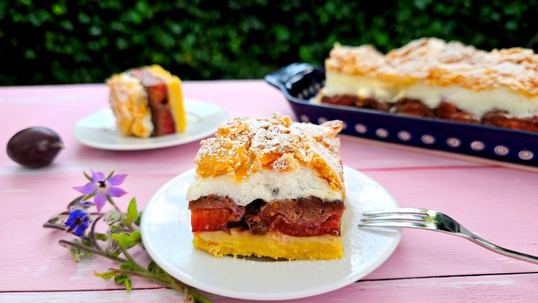 ciasto pleśniak ze śliwkami - prezentacja deseru