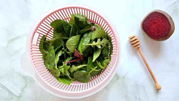 sałatka z burakiem i gruszką - krok 6