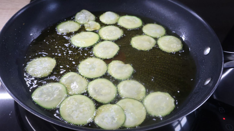 spaghetti alla nerano - krok 1