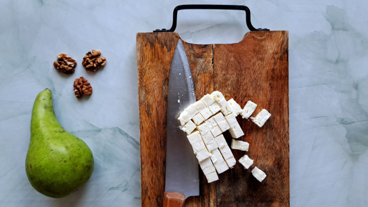 sałatka z burakiem i gruszką - krok 4