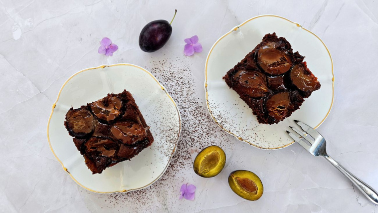 ciasto czekoladowe ze śliwkami - krok 8