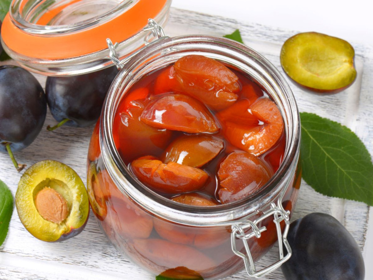 śliwki w syropie