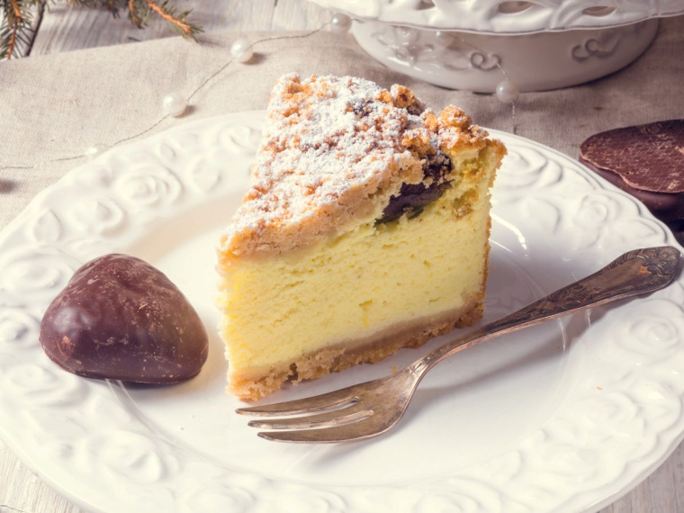 sernik z pierniczkami