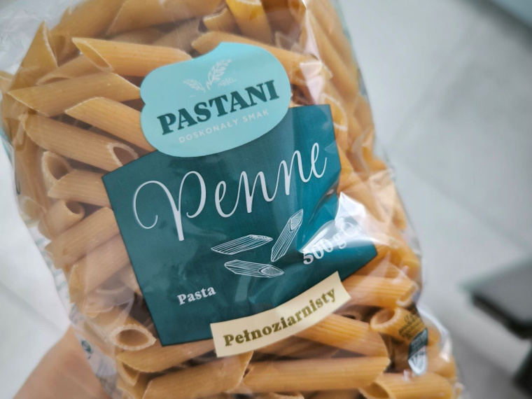 ciemne penne z Biedronki