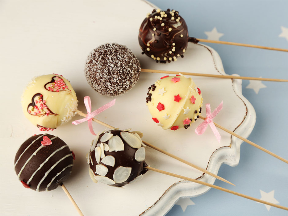 Cake pops, czyli ciasto na patyku przepis Mojegotowanie.pl