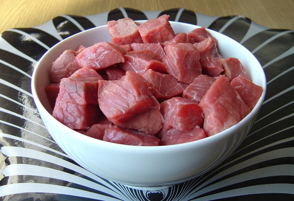 pikantna_zupa_gulaszowa_z_pieczarkami