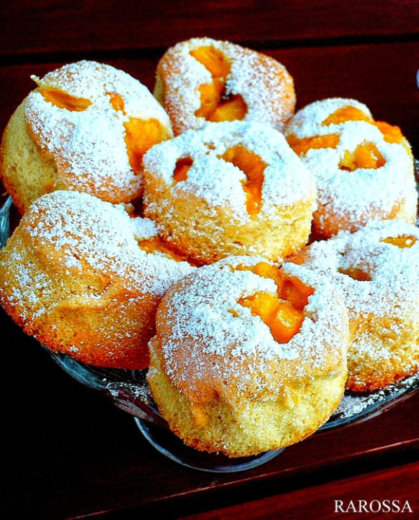 Muffinki z brzoskwiniami
