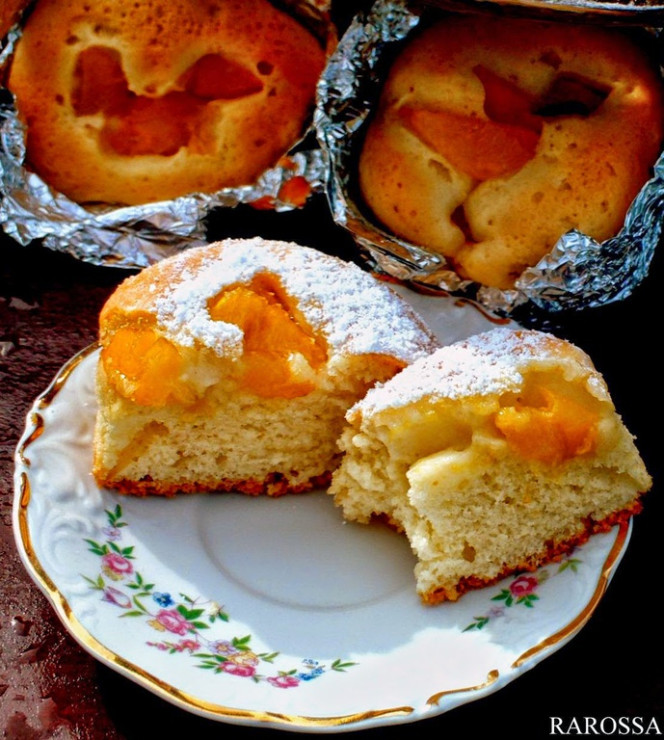 muffinki_z_brzoskwiniami