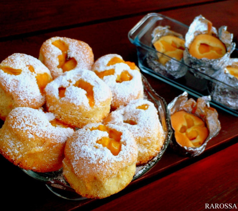muffinki_z_brzoskwiniami