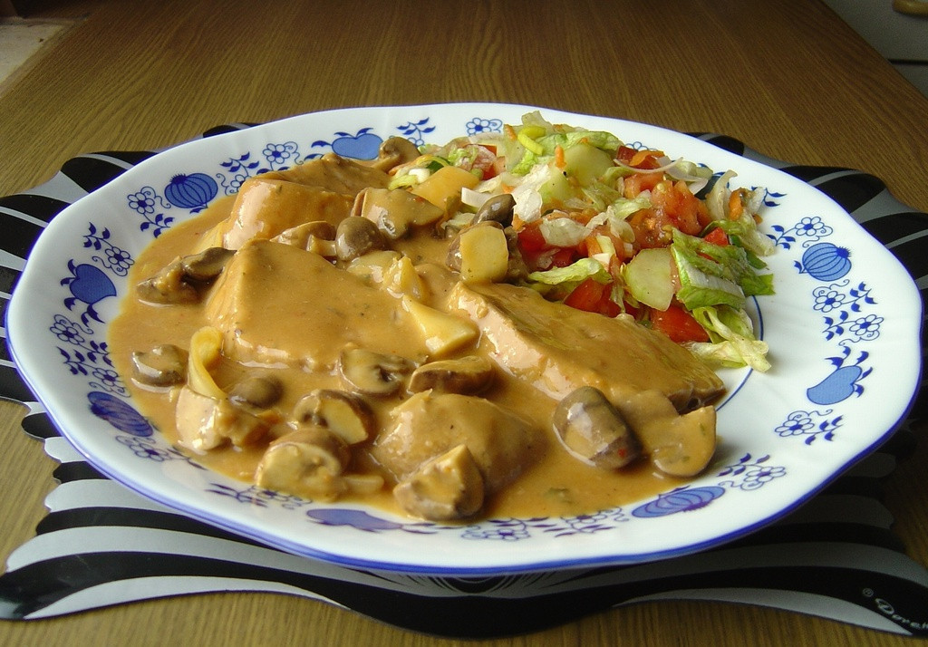 Polędwica Wieprzowa z Pieczarkami w Rękawie