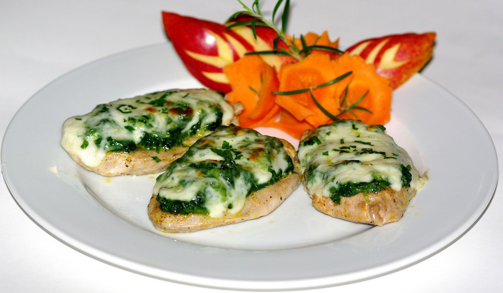 Polędwiczka ze szpinakiem i mozzarellą