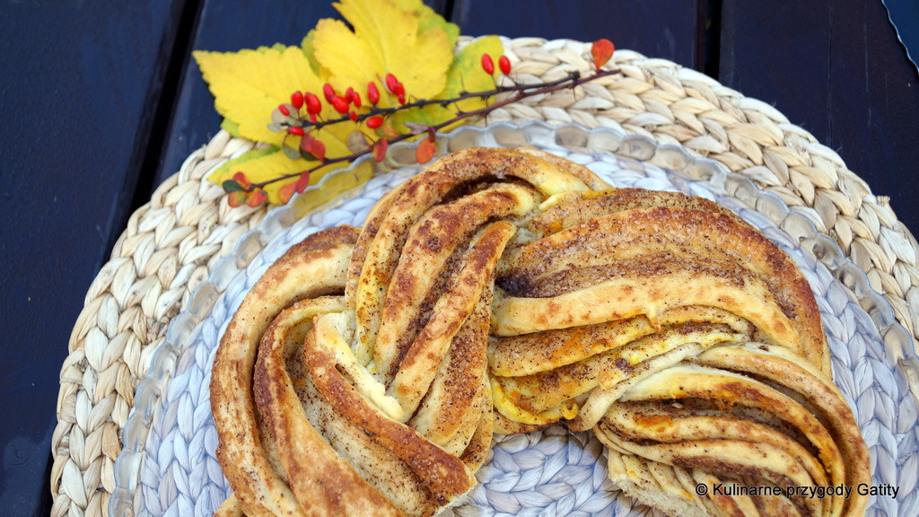 Drożdżowy wieniec cynamonowy (Estoński kringel)