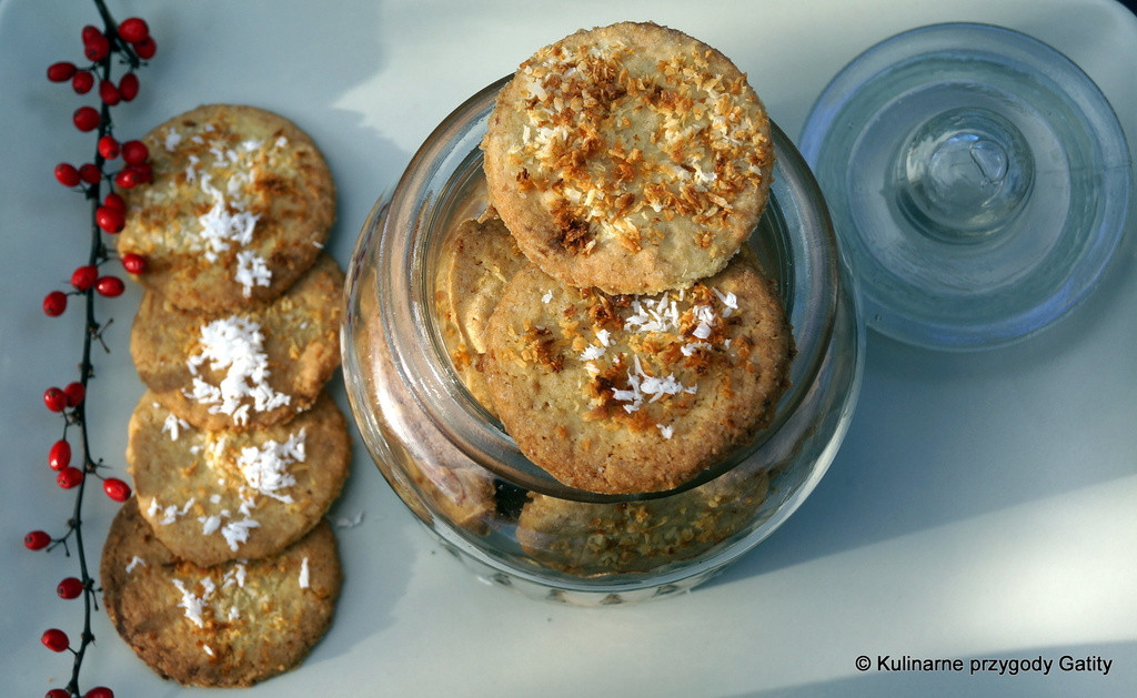 Kruche ciasteczka z wiórkami kokosowymi