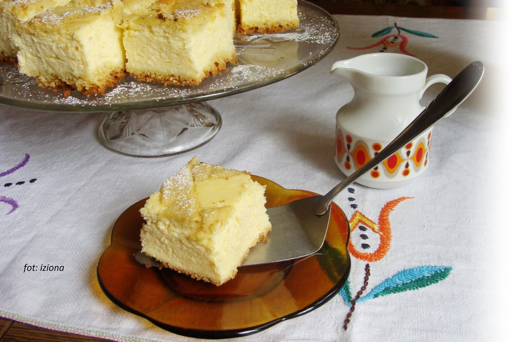 Sernik z kremówką