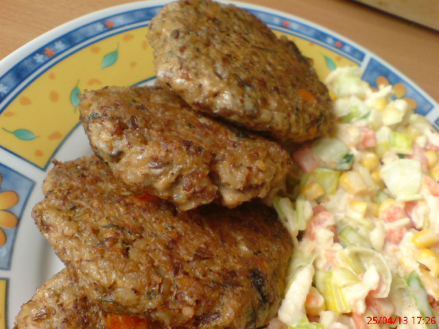 Kotlety z kaszy gryczanej i pieczarek