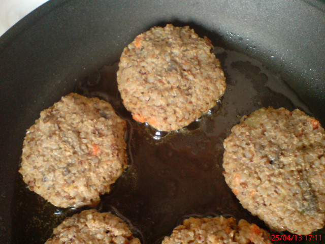 kotlety_z_kaszy_gryczanej_i_pieczarek