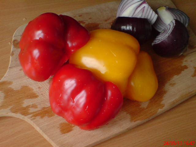 makaron_rurki_z_warzywami_z_patelni