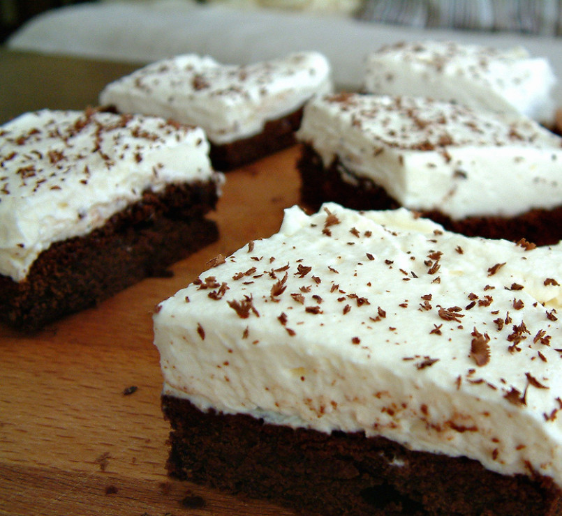 czekoladowe_brownie_otulone_smietankowym_kremem_z_ricotta