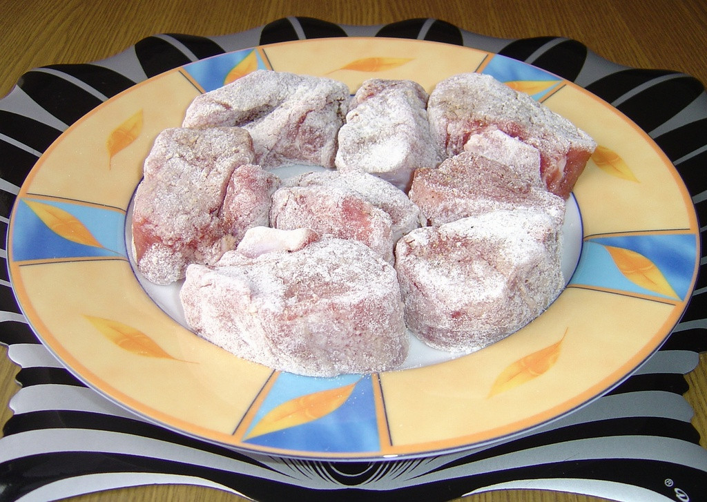 medaliony_wieprzowe_z_podsmazana_cebulka