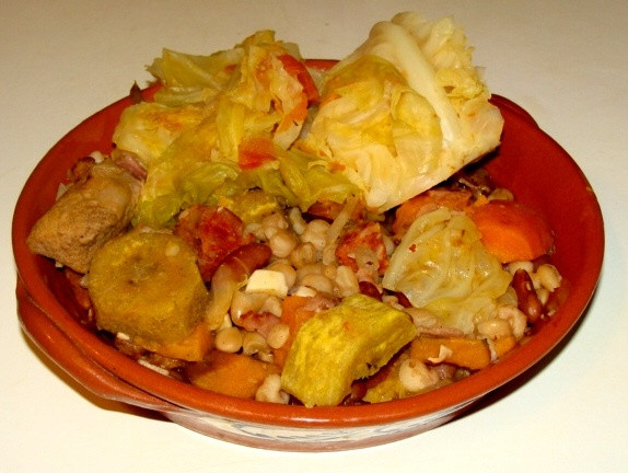 Cachupa Rica z białą kukurydzą