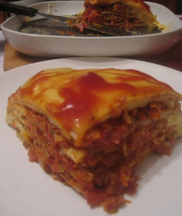 Nalesniki a'la Lasagne z sosem mięsno-pomidorowym