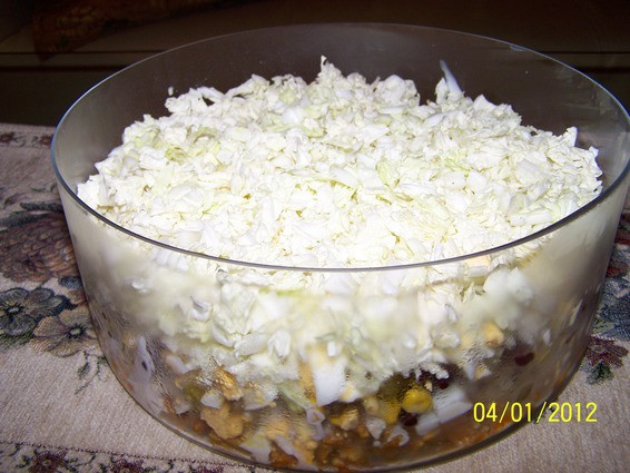 salatka_warstwowa_z_miesem_i_pieczarkami