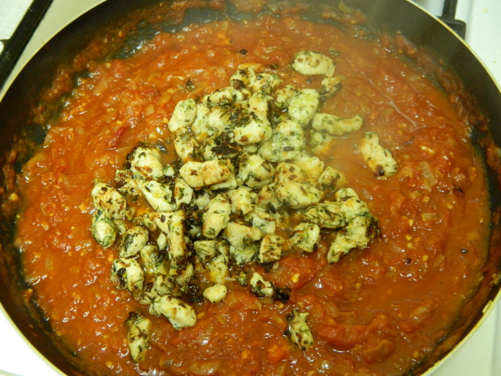 tortellini_z_sosem_marinara_i_kurczakiem