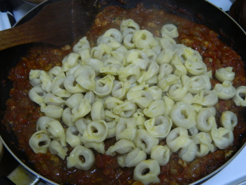 tortellini_z_sosem_marinara_i_kurczakiem