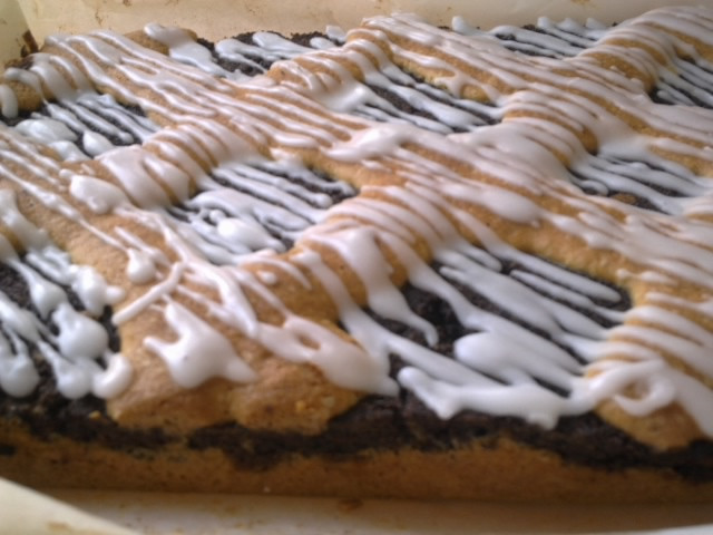 Makowiec na ucieranym spodzie