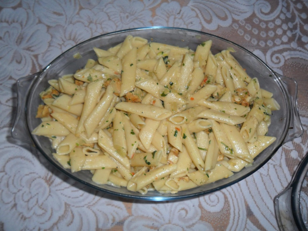 Makaron w sosie śmietanowo - czosnkowym :)